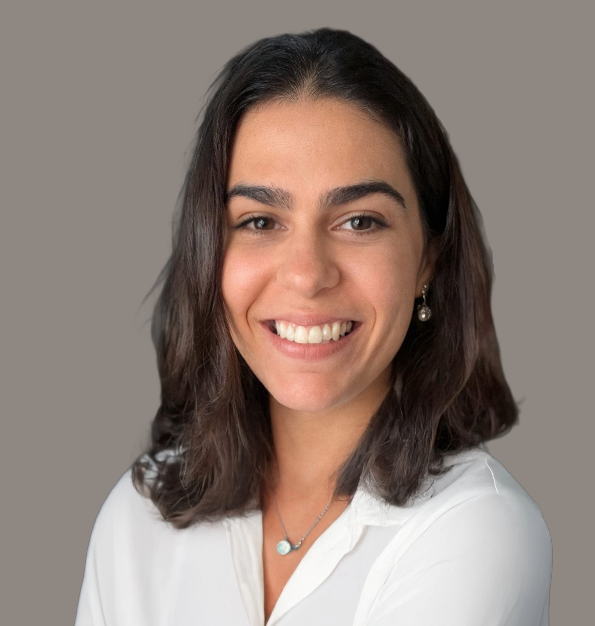 Camila Cury Headshot (3)